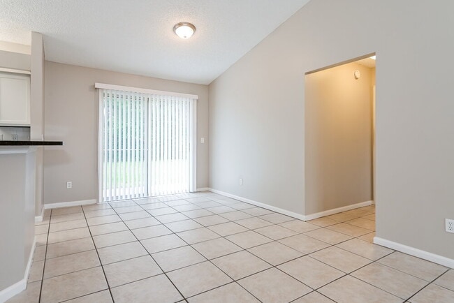 Photo - 1225 Peabody Dr E
