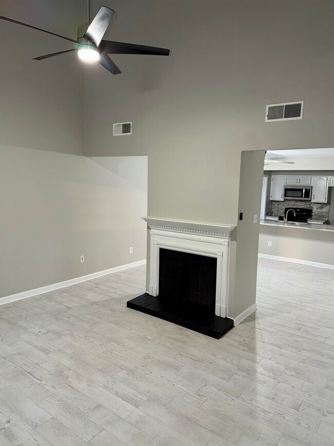 Photo - 4834 Sturbridge Ln