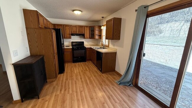 Building Photo - 8627/8635 Woodlawn Dr Unit 8627