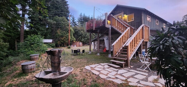 Building Photo - 2201 Hundley Rd Unit Barn Cabin Rental