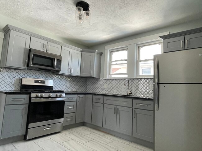 Building Photo - 9 Durso Ave Unit 2