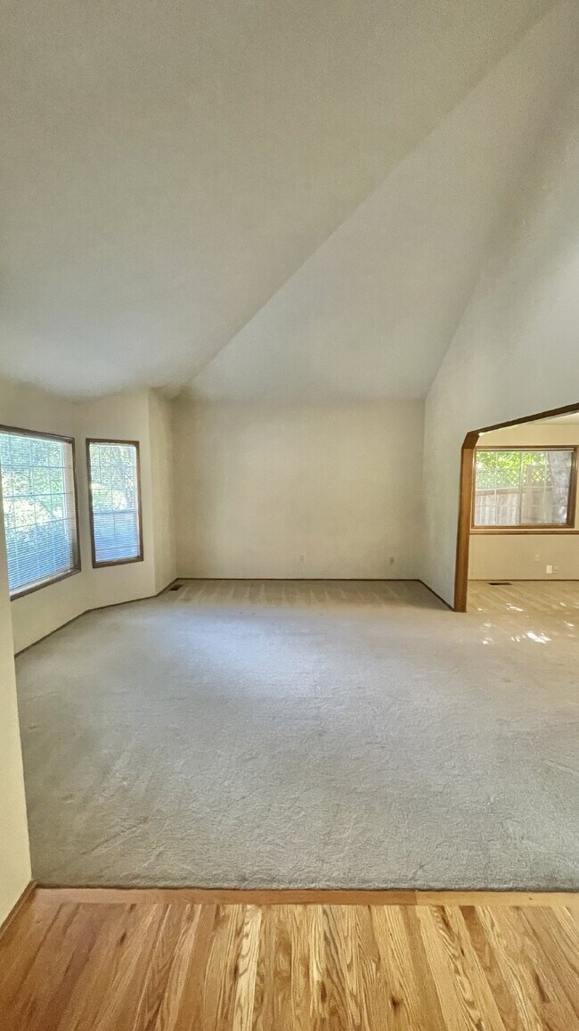 Charming 4Bedroom Home in SoughtAfter Sa... Issaquah, WA