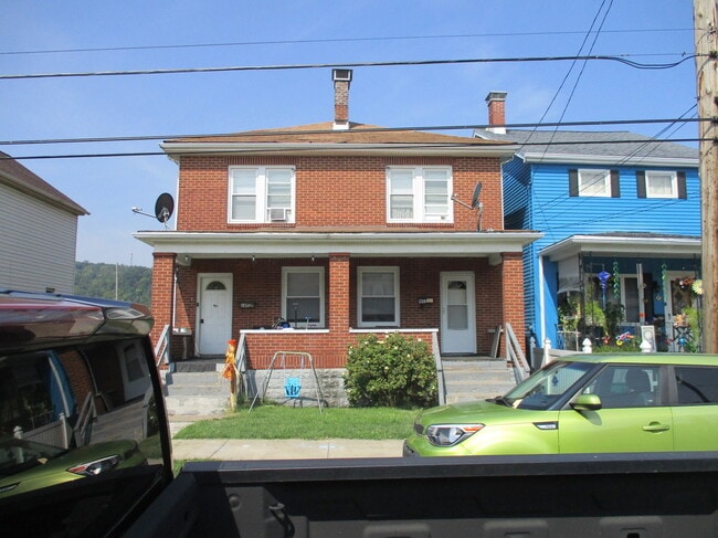 Building Photo - 1655 Henrici St Unit 1st Floor Rental
