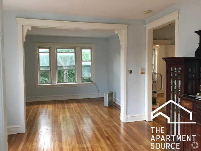 Building Photo - 2055 N Albany Ave Unit 3S Rental