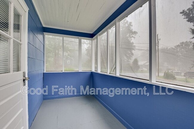 Photo - 2819 Hazel St