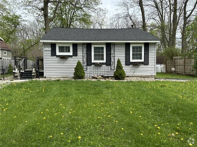 Building Photo - 2590 Scottsville Rd Rental