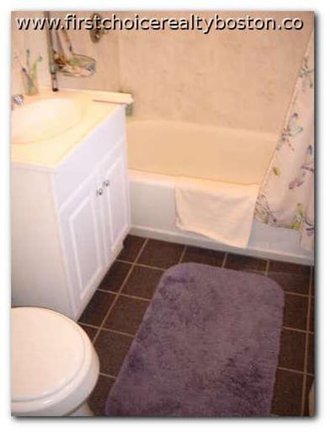 Photo - 2BR 1Bth unit. Heat/Hot Water included. Great location!