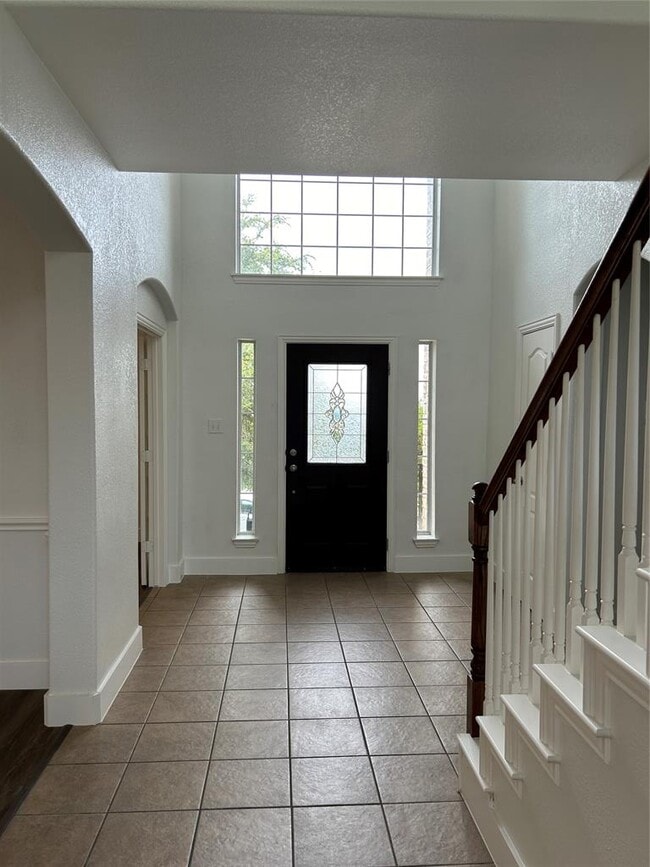 Photo - 1374 Red Stag Pl