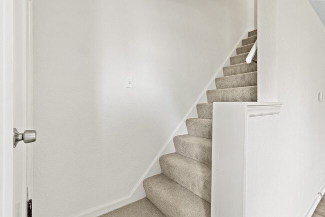 Escalera - 1725 E Frankfort St Unidad 1725 E. Frankfort St, Columbus