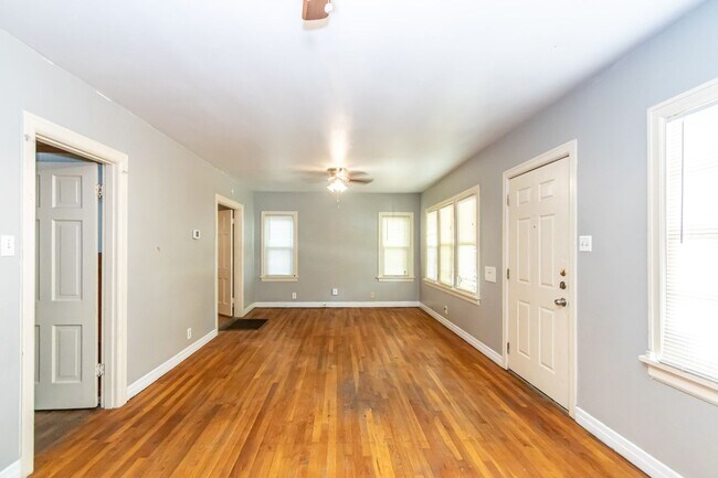 Photo - 2513 21st St Unit Front