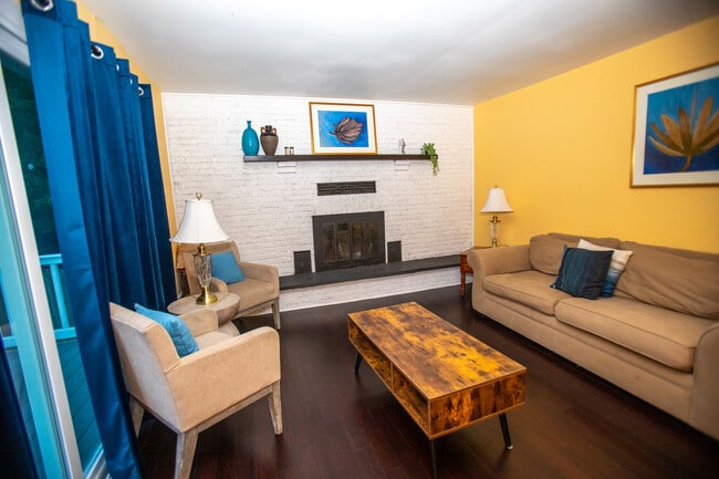 Photo - 107 Navaho Ct