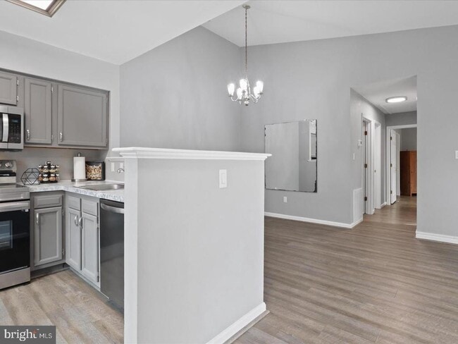 Photo - 9422 Scarlet Oak Dr