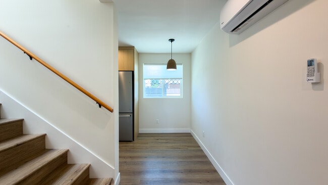 1346  S Dunsmuir Ave -1/2