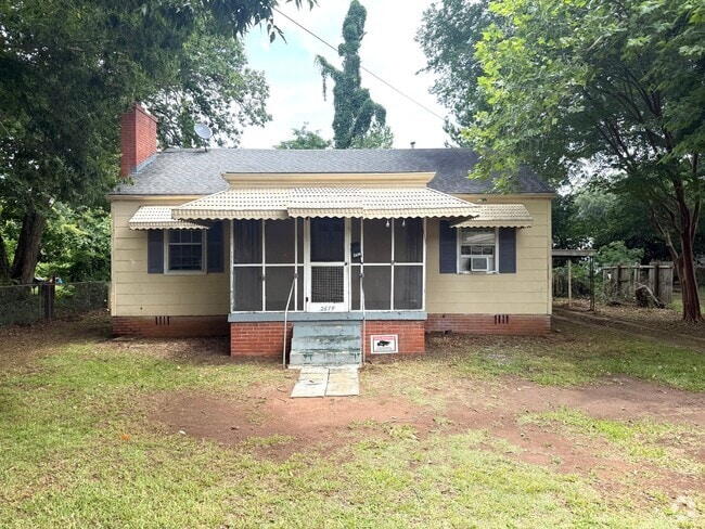 Building Photo - ** 2 Bed 1 Bath Located in Highland Garden... Rental