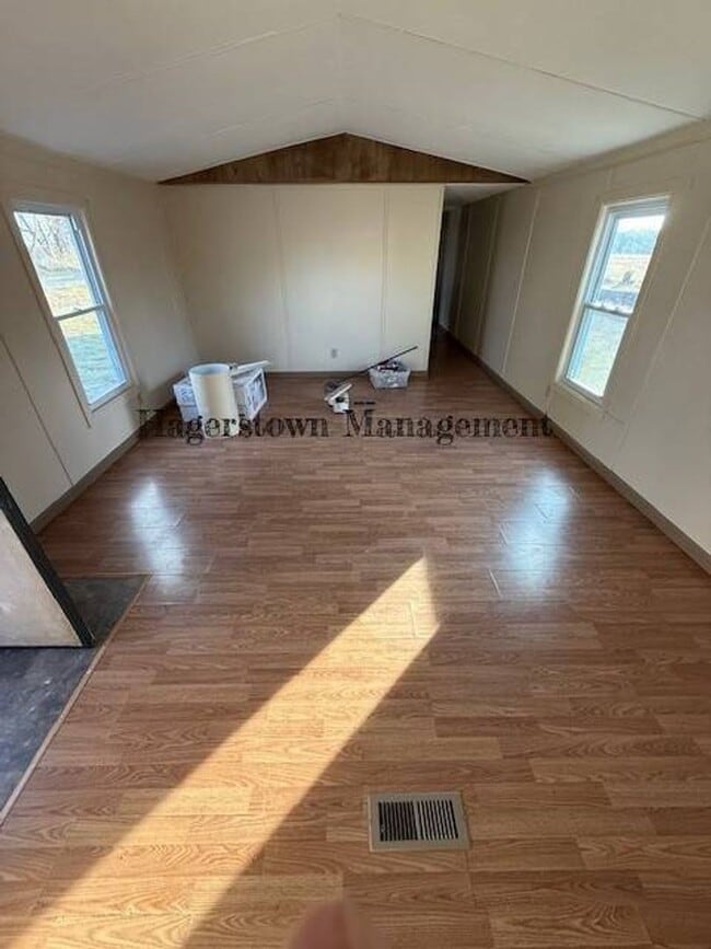 Photo - Nice 3 Bedroom Trailer