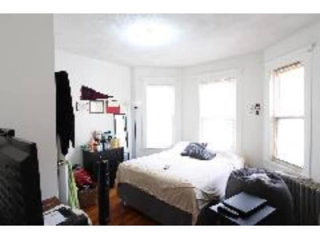 Photo - 11 Scottfield Rd Unit 3