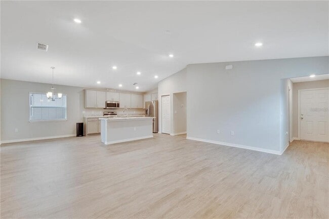 Photo - 4279 Swan St