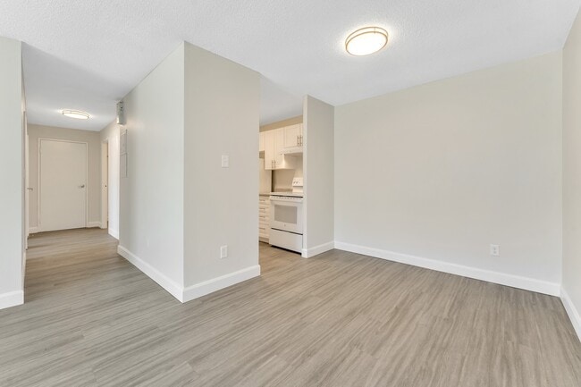 Photo - Thomas Apartments