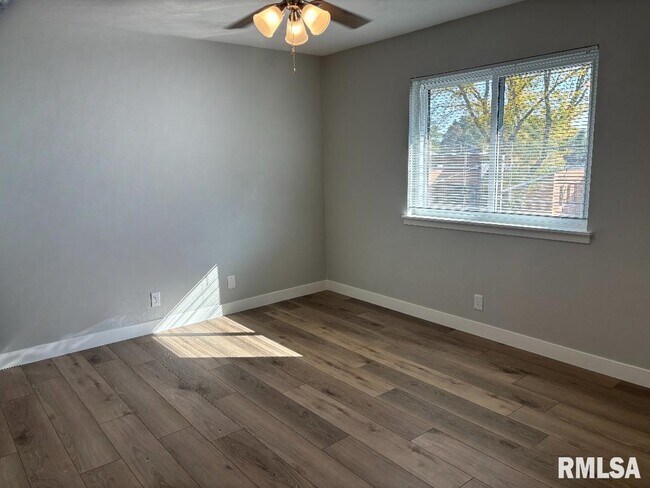 Photo - 1646 W 42nd St Unit 12