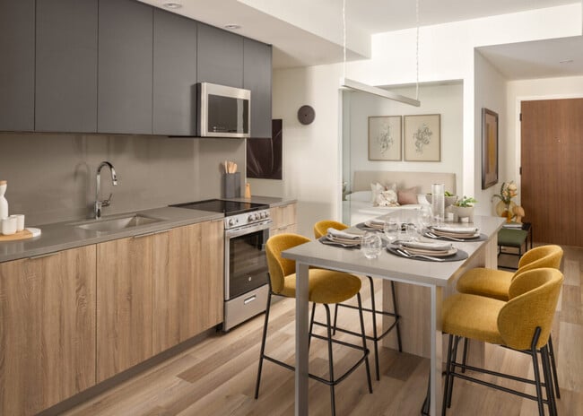 12) MS Cuisine 2 - Maple House at Canary Landing