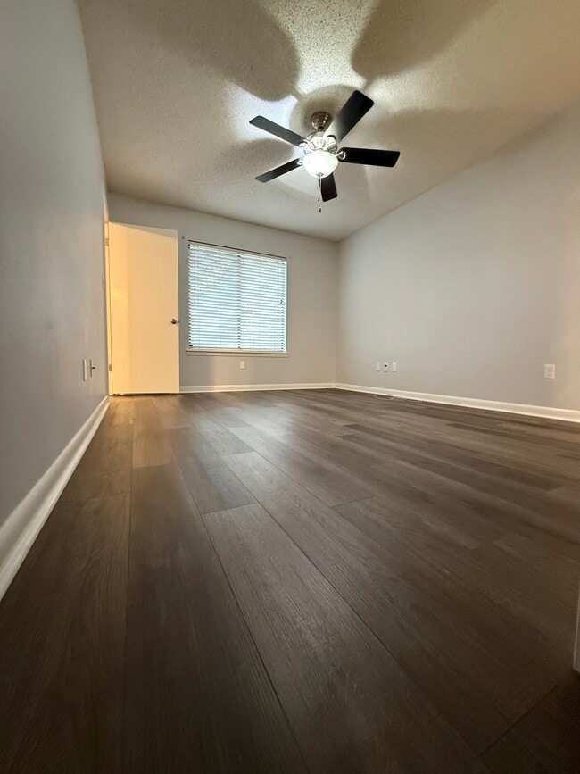 Photo - 2908 Alpine Pl