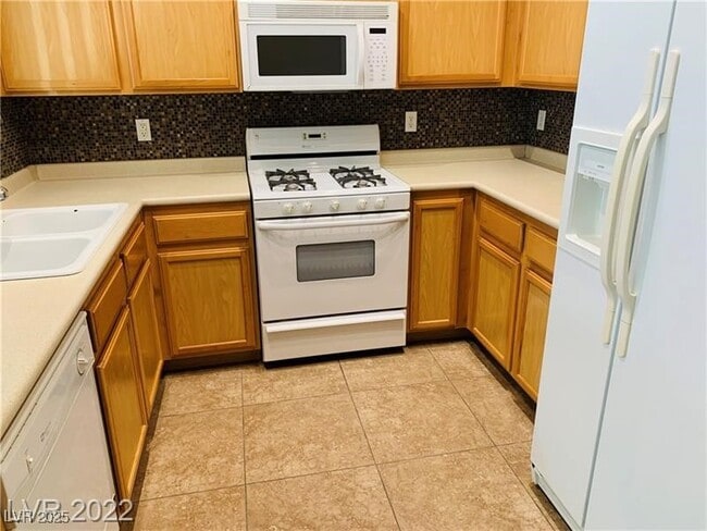 Building Photo - 3460 Cactus Shadow St Unit 101