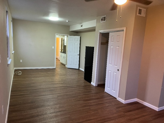 Photo - 2255 N Park Ave Unidad 3B