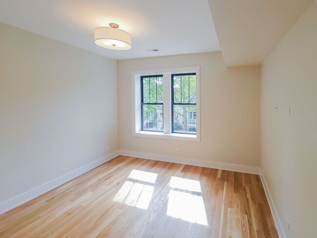 Photo - 3358 N Sheffield Ave Unit 2