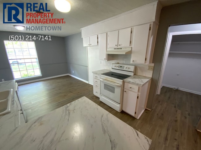 Photo - 4013 Wooddale Dr