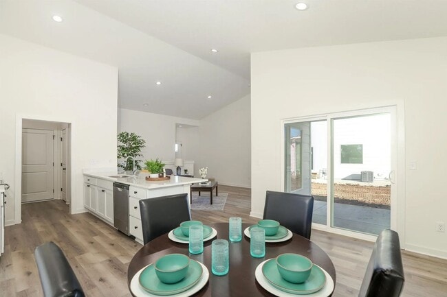 Photo - 5314-5316 N Pinecrest St Townhome