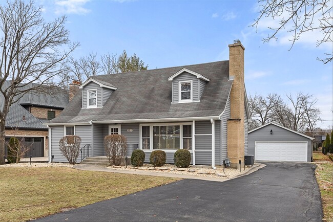 Photo - 5631 S Oak St