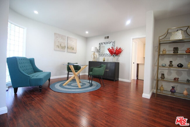 Photo - 6605 S Sherbourne Dr