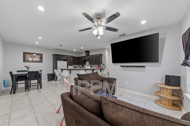 Photo - 24068 Westfield Dr Unit 3