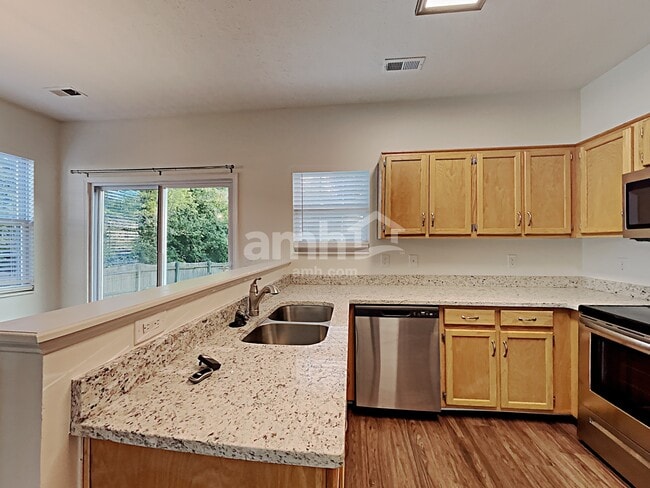 Photo - 1957 Portway Rd