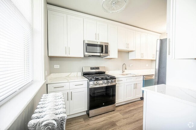 Building Photo - 6360 S Greenwood Ave Unit 6362 - 3 Rental
