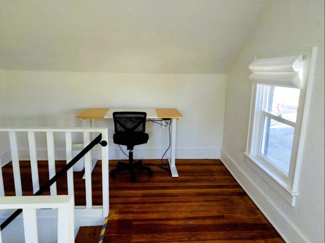 309 W 81st Ter