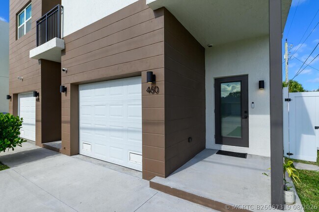 Photo - 460 NW 27th Ave