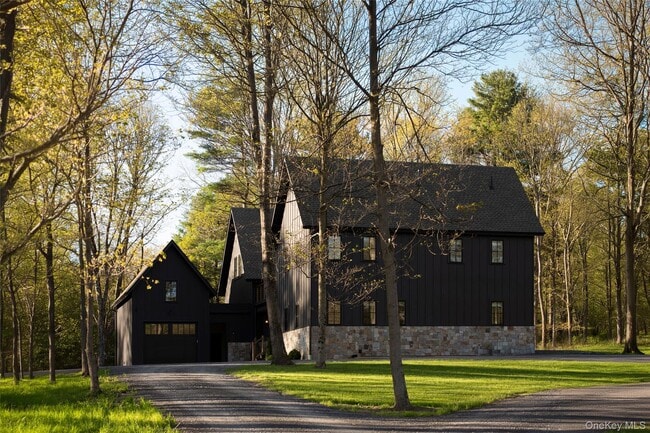 Building Photo - 36 Pilgrims Progress Rd