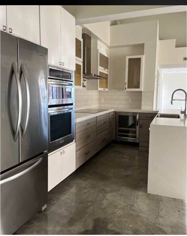 Photo - Burton Way Apartments