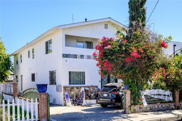 Building Photo - 5228 Auckland Ave Unit 2