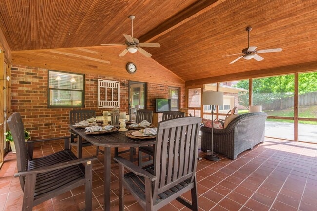 Photo - 4BR/ 3BA in West Hills + TWO 2-car garages, screened patio, fenced backyard