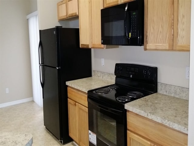 Photo - 635 Cherry Laurel St