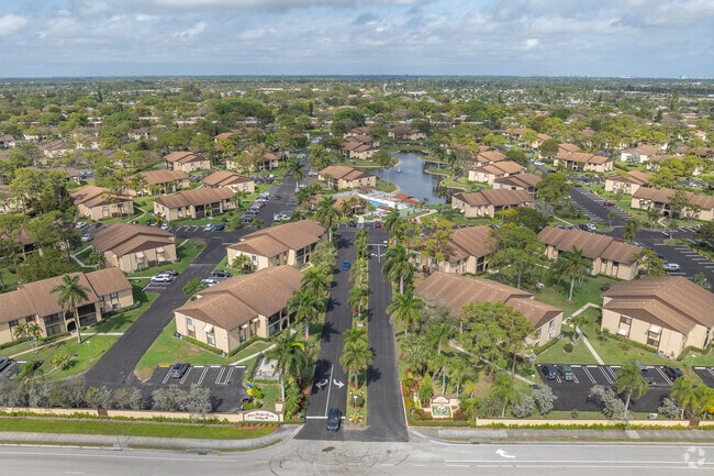 Photo - Pine Ridge Condominiums