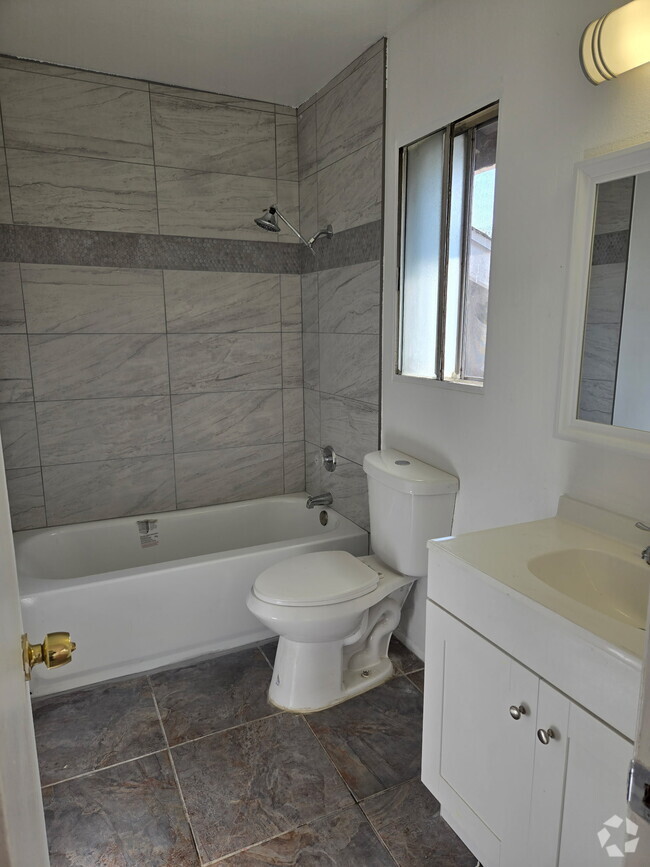 Building Photo - 1701 E Fairfield Ct Rental