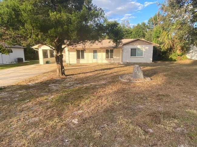 Building Photo - Cute 2/2 in Debary with new kitchen appliances!