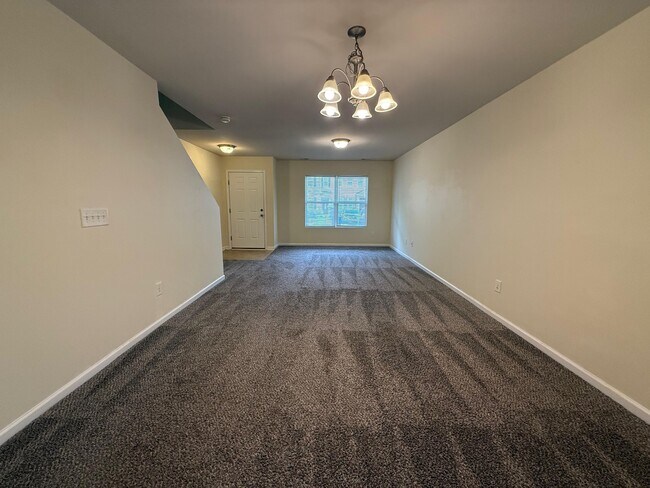 8506 Quarton Dr