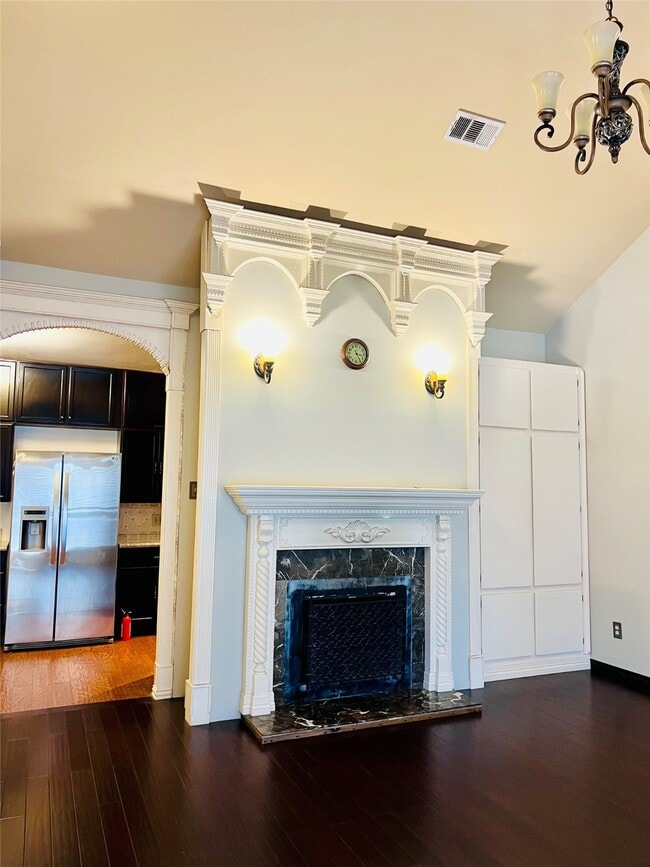 Photo - 2100 Tanglewilde St Unidad 536