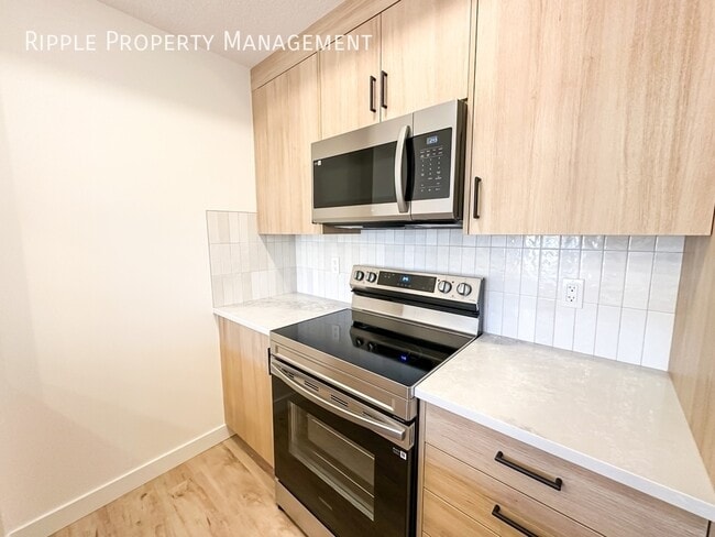 Photo - GORGEOUS 1 BED/ 1 BATH TOWNHOUSE