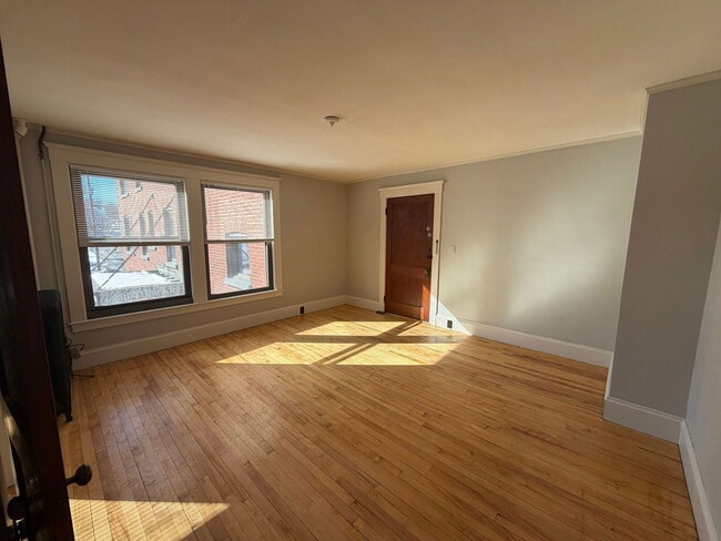 Building Photo - 248-250 N Main St Unit 21