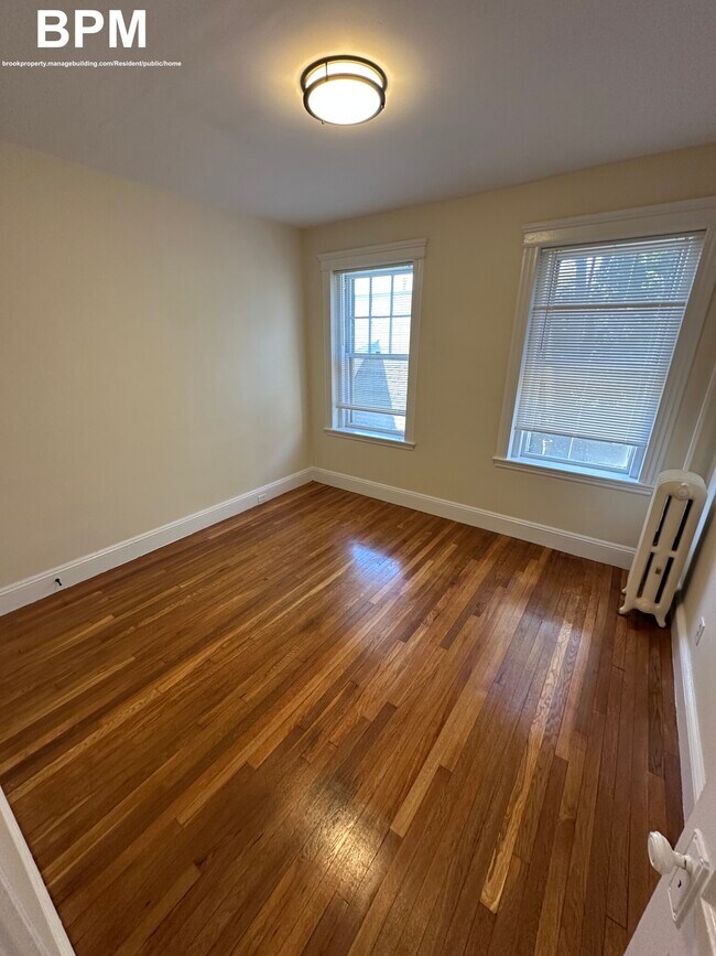 Building Photo - 37 Wendell St Unit 33